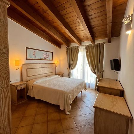 Hotel La Borgata San Pantaleo Ngoại thất bức ảnh